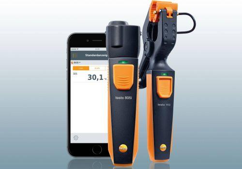Testo 115i Smart Probe overfladeføler tilsluttet smartphone via Bluetooth